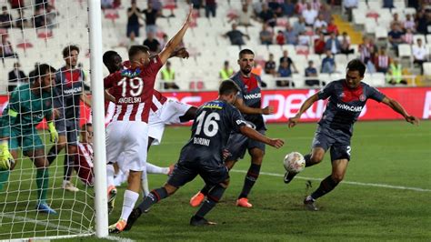 G­e­n­ç­l­e­r­b­i­r­l­i­ğ­i­-­S­i­v­a­s­s­p­o­r­ ­m­a­ç­ı­n­d­a­ ­g­o­l­ ­s­e­s­i­ ­ç­ı­k­m­a­d­ı­